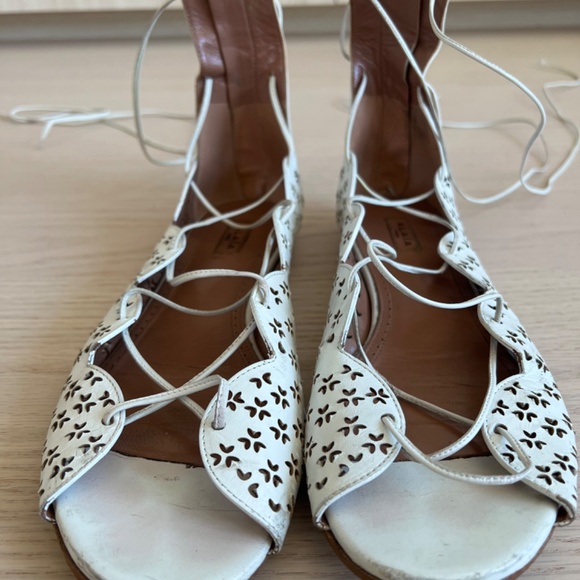 ALAÏA Leather Lace Up Ballet Flats - Picture 3 of 3